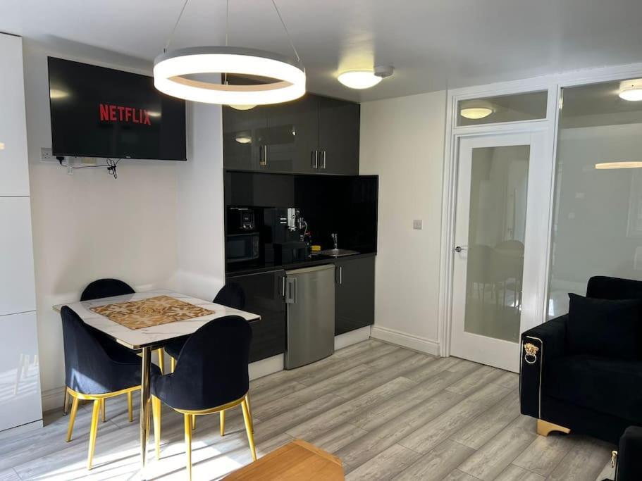 Golders - Modern One Bed Casa vacanze